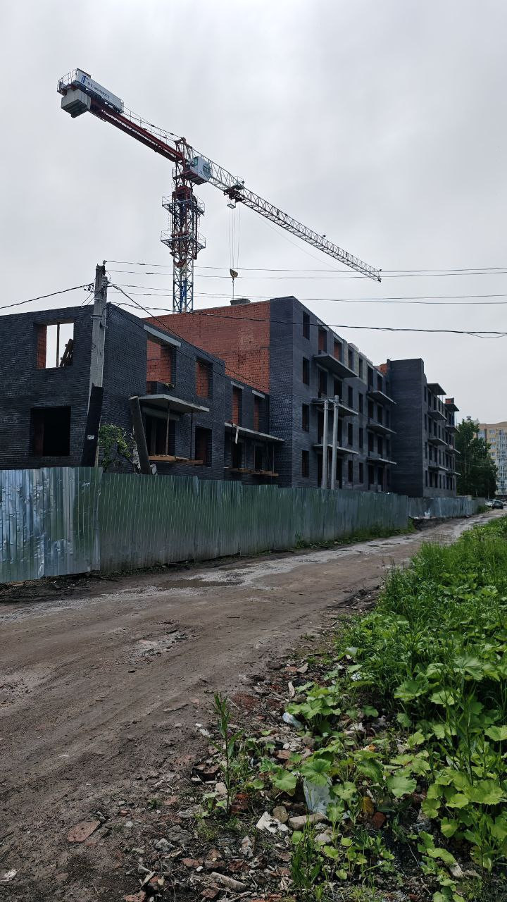 Арт. 110090534 
Продается большая просторная трехкомнатная квартира в центре города.

                                                          Информация по дому

• Материал строительства - кирпич теплая керамика;
• Срок сдачи - 1кв. 2026 года.;
• Светопрозрачные входные группы;
• Автоматизированны