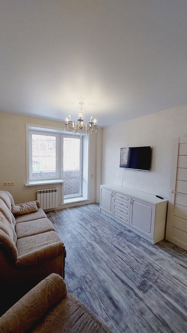 Арт. 70111000 
На длительный срок сдаётся отличная однокомнатная квартира в центре города! Есть всё необходимое для проживания!!!