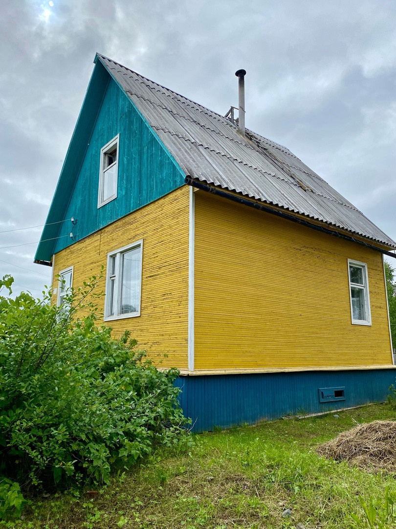 Арт. 72929695 
В продаже дачный участок с домом, в одном из лучших кооперативов города

Есть видеообзор объекта, могу отправить в лс

Дом из бруса 150Х150
Располагается на сваях из лиственницы
На первом этаже две комнаты, кухня и прихожая, так же имеется большая комната на втором этаже+балкон
Стены 