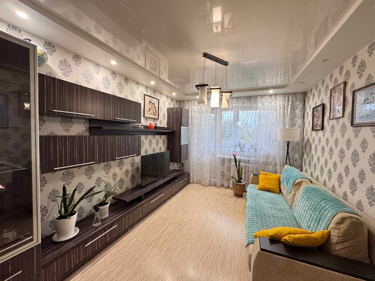 Арт. 91163696 
Продаётся готовая для жизни двухкомнатная квартира!


ул. Тимме, д. 18 к. 1
год постройки дома -1969

В очень привлекательном для проживания районе!
Одним из весомых плюсов является то, что все рядом!
Удобное транспортное сообщение: рядом остановки городского транспорта, курсирующего 