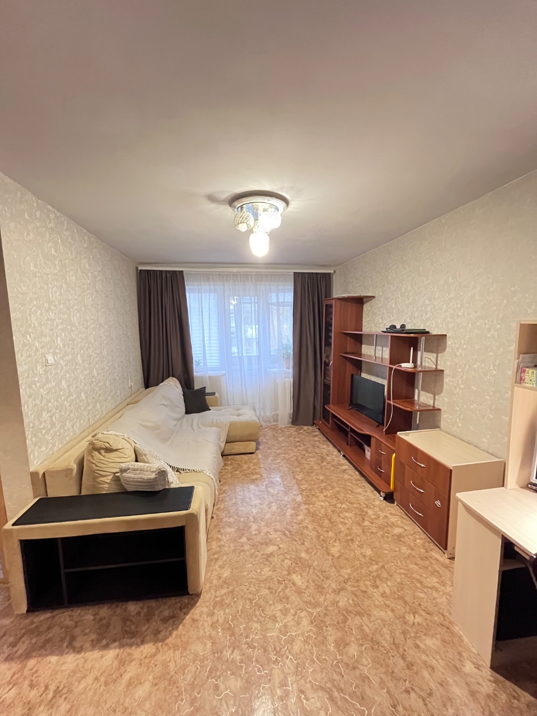 Мечтаете о жизни в центре? Эта квартира — то, что вы искали!

Всего 5 минут неспешным шагом до набережной — ваши вечера наполнятся красотой и прогулками в самом живописном месте города. А локация — это настоящая находка для семьи!

Почему это идеальное место?

· Район мечты: В шаговой доступности пр