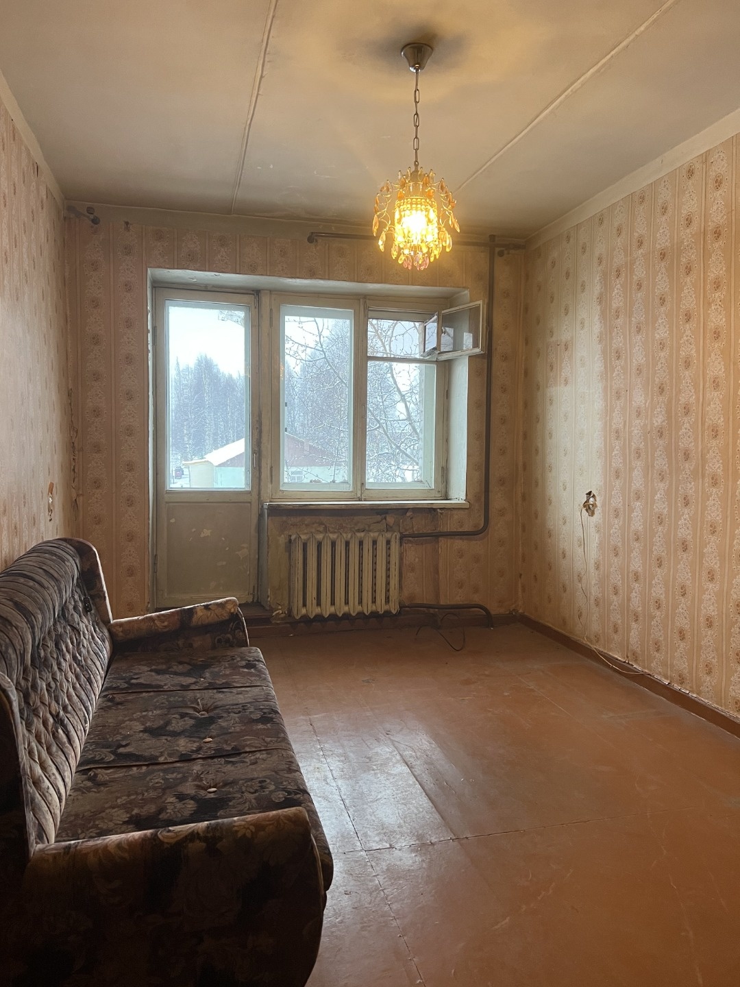 Продаётся двухкомнатная квартира на 2 этаже трёхэтажного кирпичного дома по адресу: Архангельск, ул. Дежнёвцев, 15 корп. 1.

Ремонт требуется и это прекрасная возможность сделать его под себя. Квартира без обременений, освобождена, ключи в день сделки, документы готовы, 1 взрослый собственник.

Квар