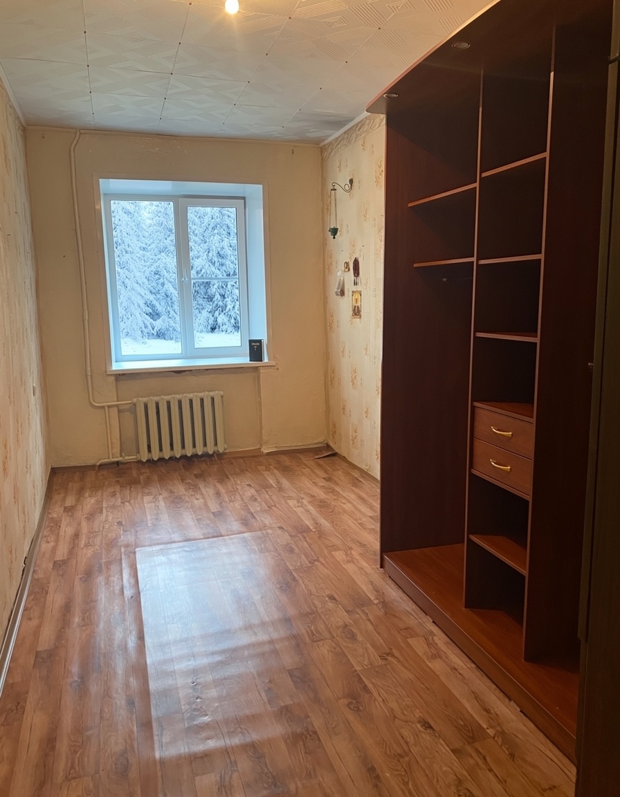 Продается 3-х комнатная квартира по адресу пр. Никольский, д. 126

Общая площадь - 59 кв.м.
Жилая площадь - 40,8 кв.м. (18+13,1+9,7)
Кухня - 6 кв.м.
Санузел раздельный
Потолки - 2,9 м
Балкон застеклен

На фото Вашему вниманию представлен проект возможной перепланировки. Наше агенство готово помочь В