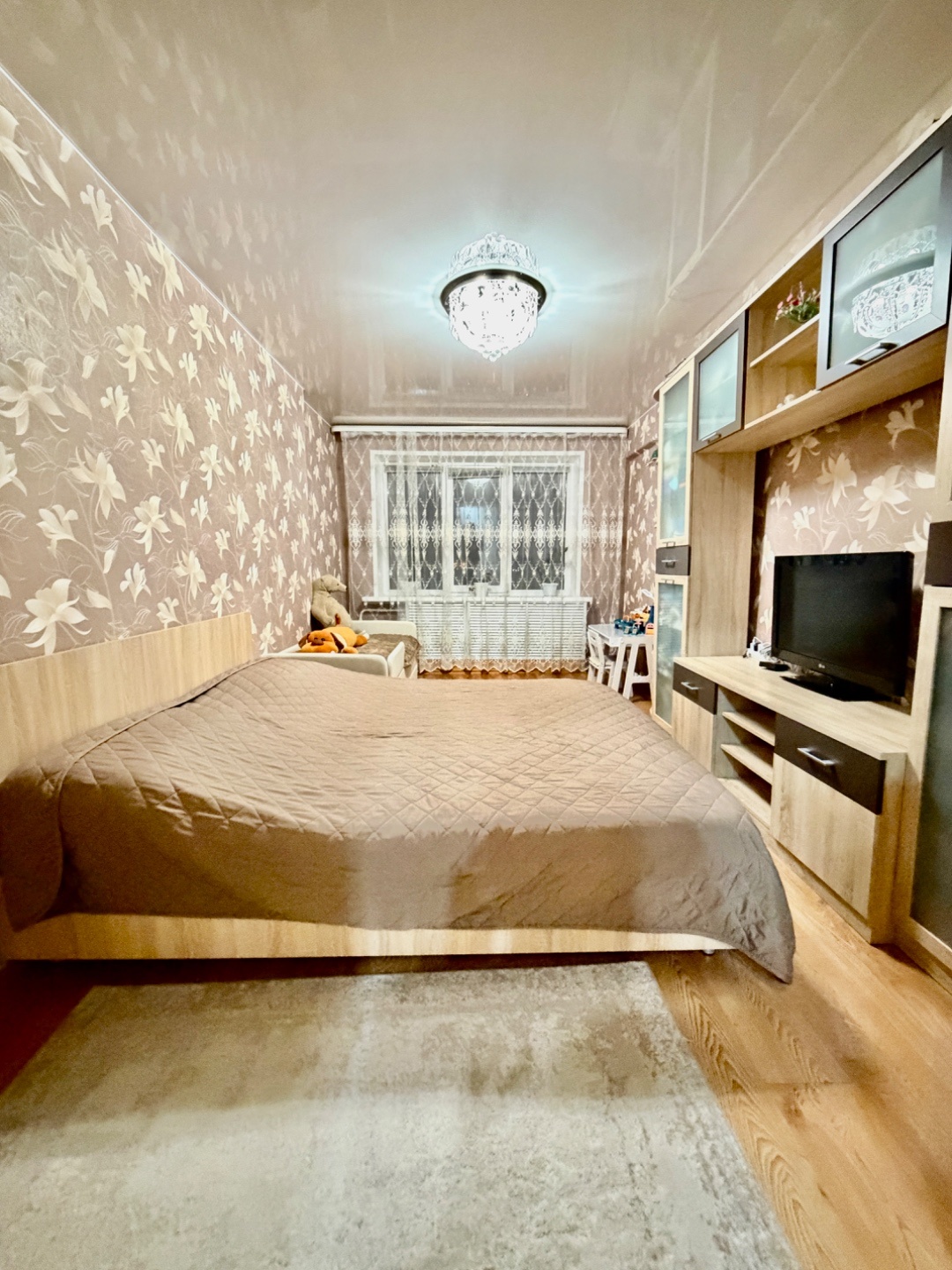 Продаётся 2-комнатная квартира — Архангельск, Ленинградский, 23
Цена: 4 990 000 ₽ — лучший вариант по соотношению цена/качество!
Планировка:
Идеальная планировка распашонка — комнаты на разные стороны, светло и уютно
Площадь 46,6 м²
Отдельный тамбур — дополнительное пространство для порядка и хранен