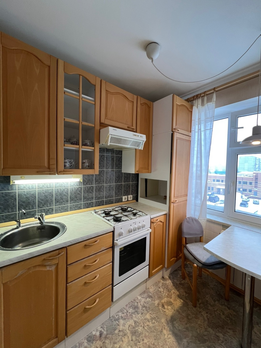 Сдаётся на длительный срок двухкомнатная квартира в ЦЕНТРЕ Города! 
Отличный район для проживания!!! 
В шаговой доступности есть все необходимое для решения повседневных вопросов: детский сад № 59 «Белоснежка», детский сад №19 «Зоренька», средняя школа №17, парк «Зарусье», кинокомплекс «Русь», РЖД-М