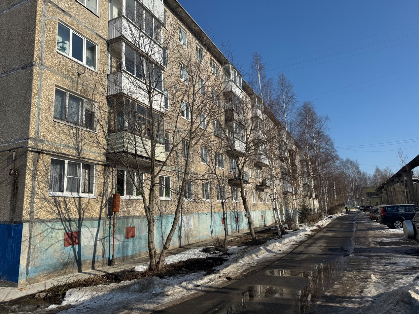 Прямая продажа 4-х комнатной квартиры 
Добролюбова, д.30

Общая площадь - 60,4 м2
Комнаты - 17,4+10,3+9,1+7,6 м2
Кухня - 5,4 м2
Санузел раздельный
Кладовая
2 этаж из 5

Дом пользуется популярностью, знающие люди очень его любят.

Отличное местоположение дома: рядом северный культурный центр; детский