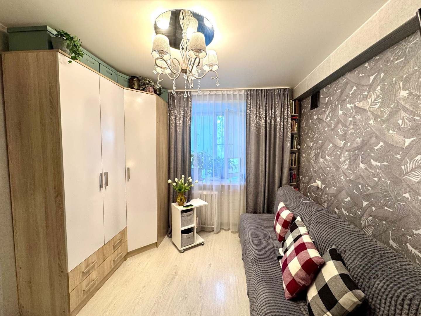 Продается квартира с удобной планировкой, комната 9м, кухня-столовая 11м.
Дом кирпичный, 1973 года постройки.
Центр города, все в шаговой доступности.
Два взрослых собственника, более 5 лет.
Не использовали маткап и ипотеку.
Подходит под Арктическую ипотеку 2%
Помогу оформить ипотеку, не выходя из д